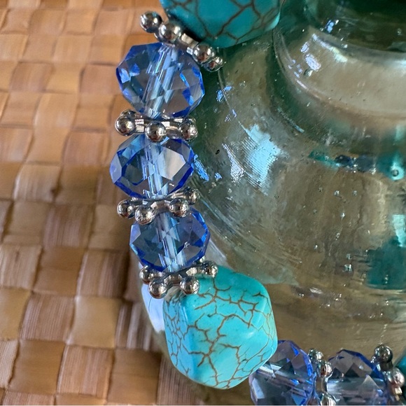 Faux Turquoise and Blue Beaded Bracelet - Picture 4 of 5
